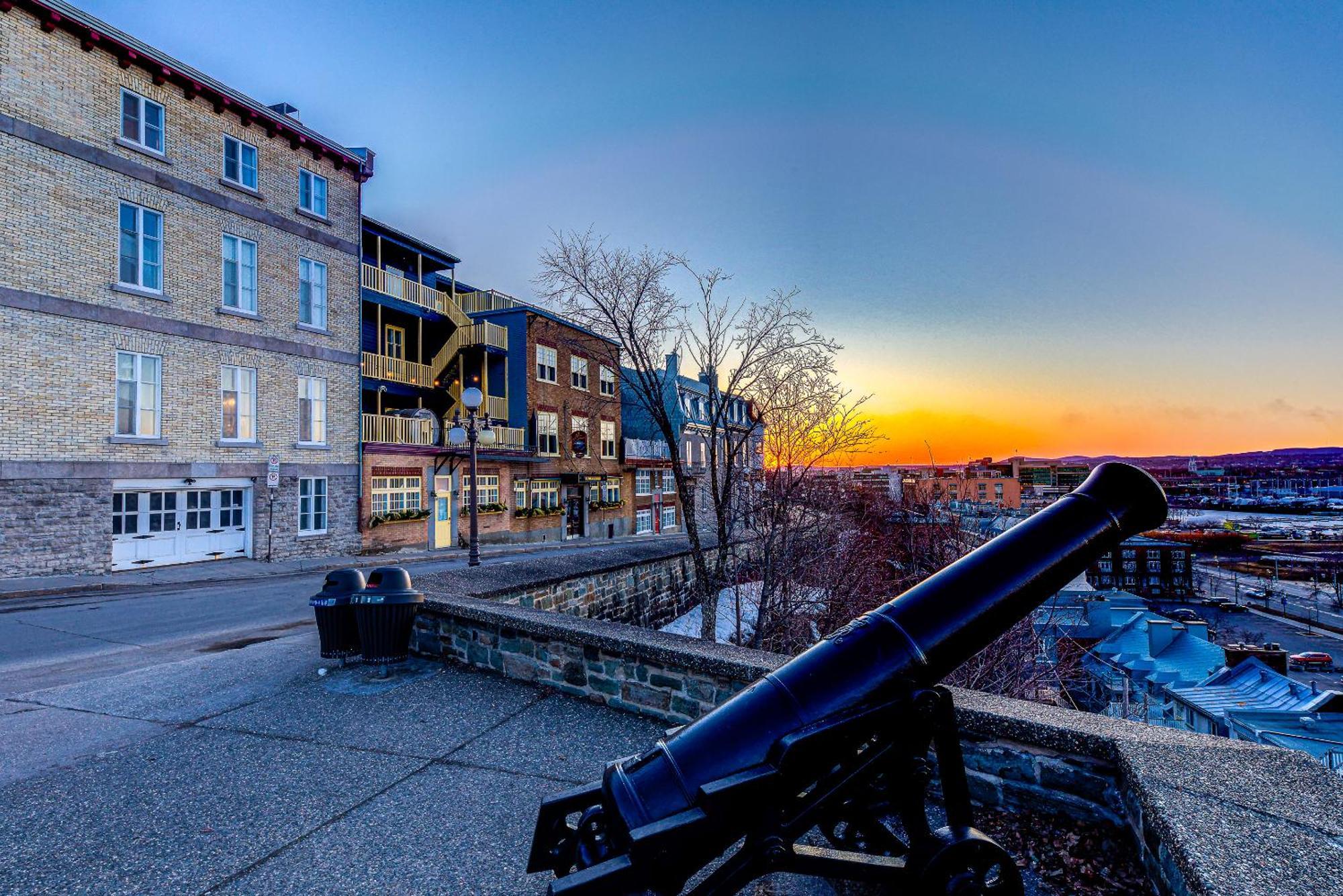 North House - Hotel Automatise Manoir Des Remparts Québec Dış mekan fotoğraf
